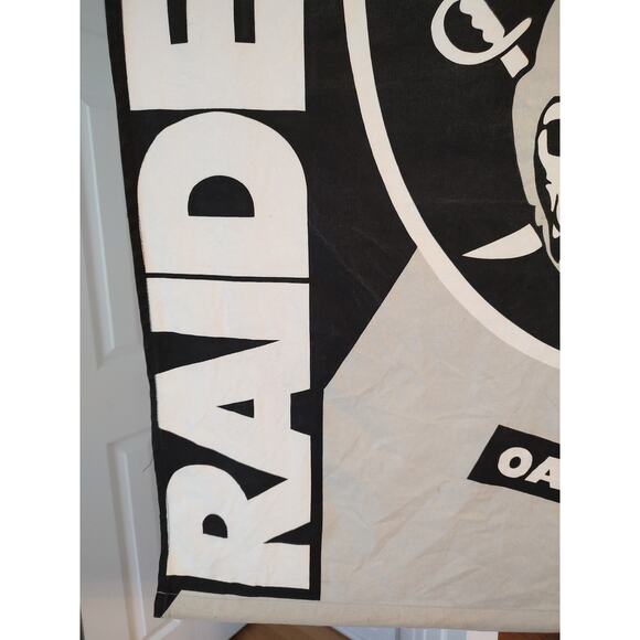 OAKLAND RAIDERS Wall Banner Hanging Flag 28" x 43" - Picture 3 of 5